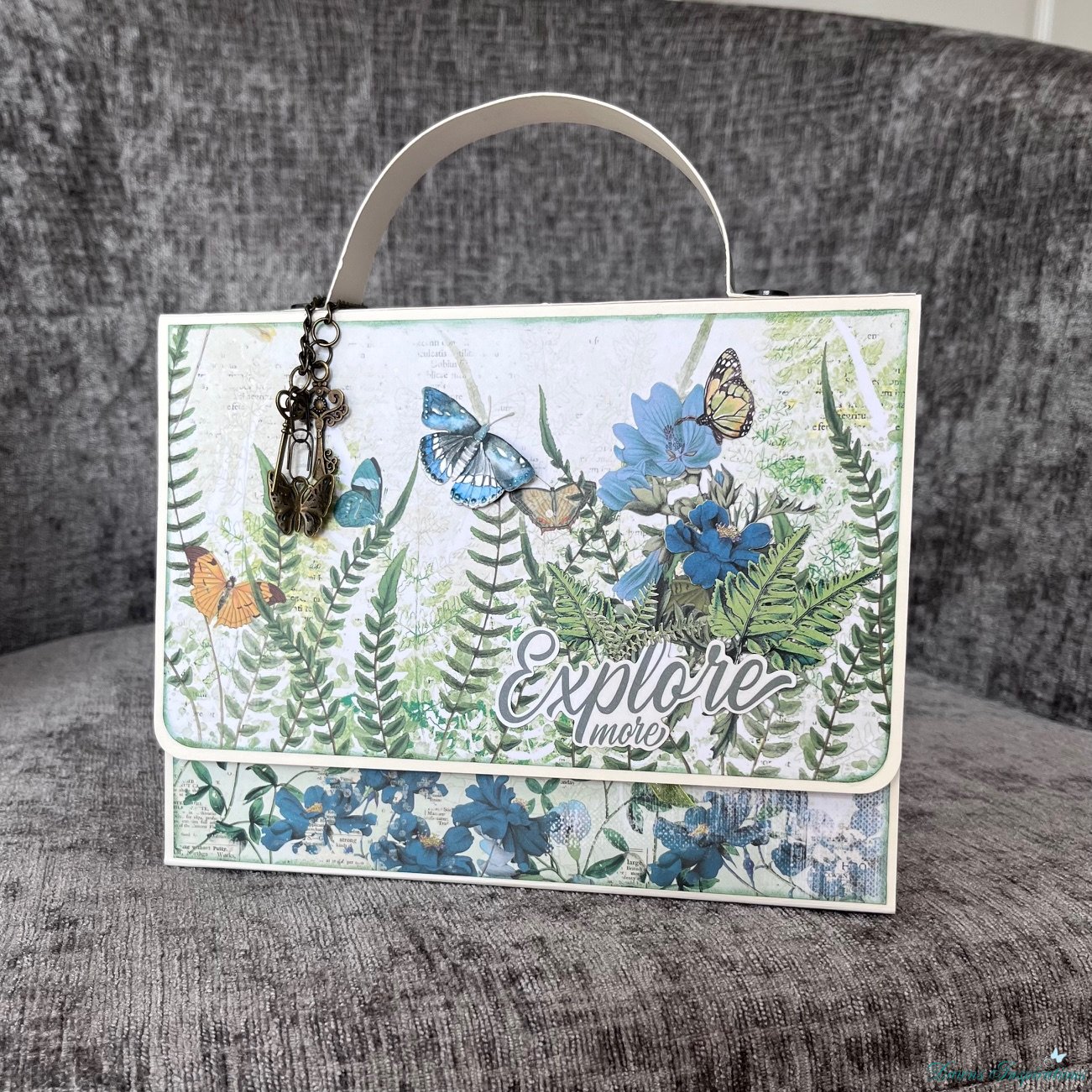 Office Girl Bag with 5 Mini Albums 2
